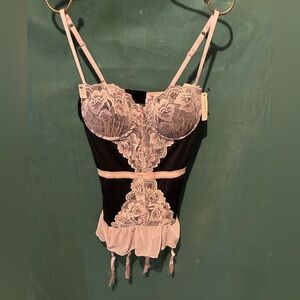 NWT Sophie b lace garter slip Sz. Lg